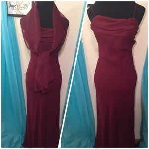 BURGUNDY GOWN FIESTA